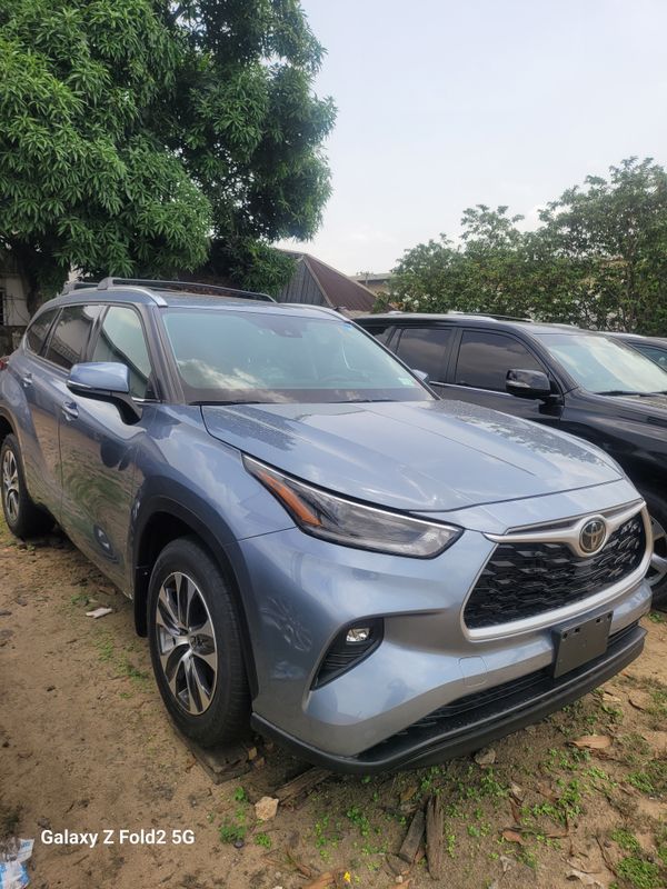Thumbnail 6 of 2022 Toyota Highlander xle